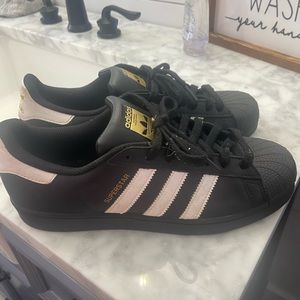 Adidas superstars
